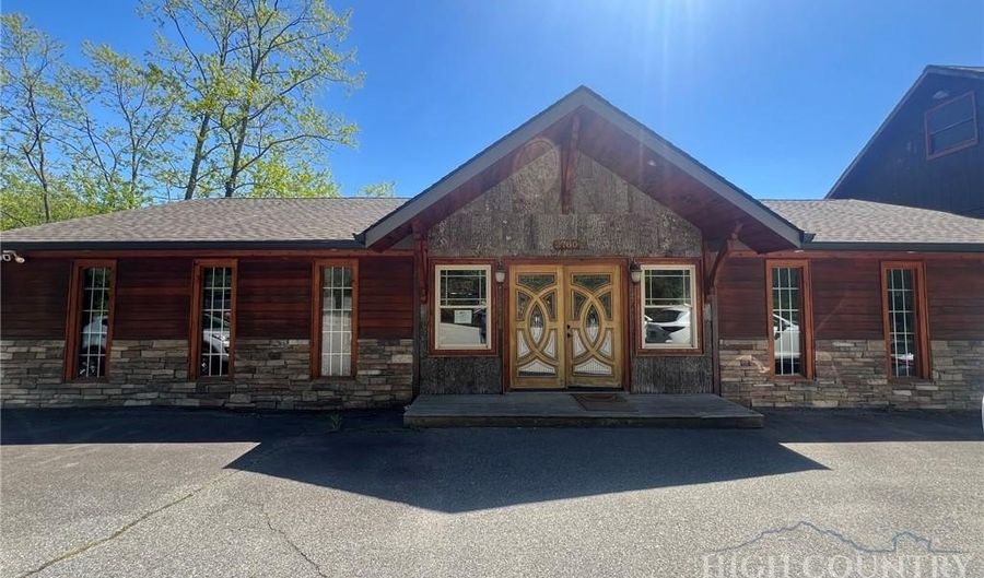 2780 Tynecastle Hwy, Banner Elk, NC 28604 - 1 Beds, 1 Bath