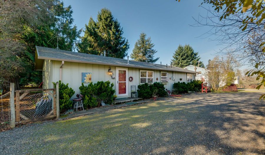 34175 SE BROOKS Rd, Boring, OR 97009 - 3 Beds, 1 Bath