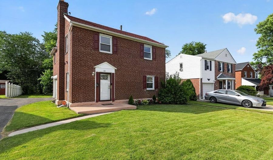 213 Priscilla Ln, Aldan, PA 19018 - 3 Beds, 1 Bath