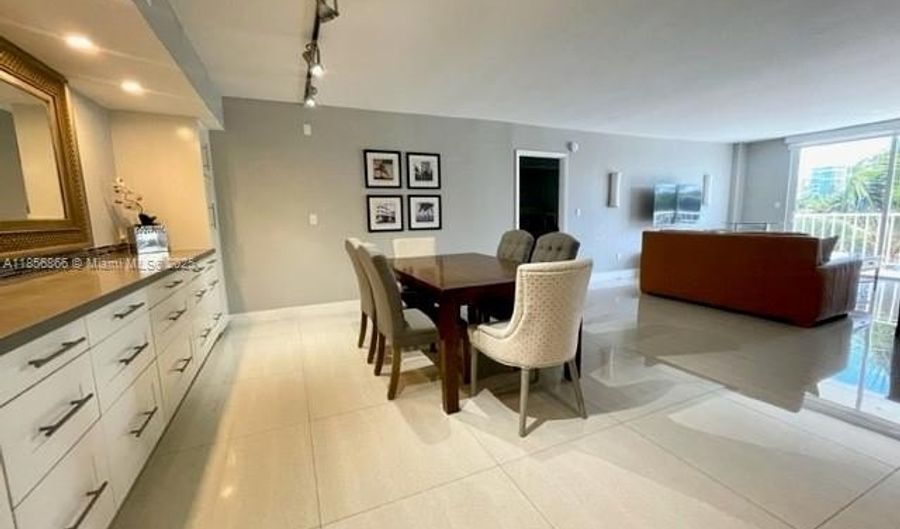 9721 E Bay Harbor Dr 4D, Bay Harbor Islands, FL 33154 - 2 Beds, 2 Bath