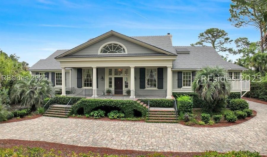 46 Gull Point Rd, Hilton Head Island, SC 29928 - 4 Beds, 4 Bath