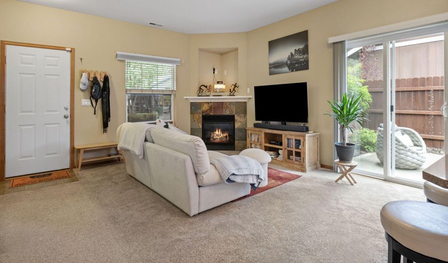 20650 Honeysuckle Ln, Bend, OR 97702 - 3 Beds, 2 Bath