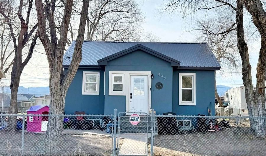440 E 5th St, Battle Mountain, NV 89820 - 2 Beds, 1 Bath