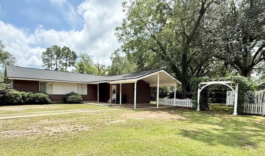 1118 Julia Cir, Bainbridge, GA 39819 - 3 Beds, 1 Bath