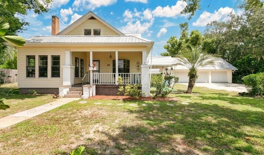 19 E KENDALL Blvd, Avon Park, FL 33825 - 4 Beds, 2 Bath