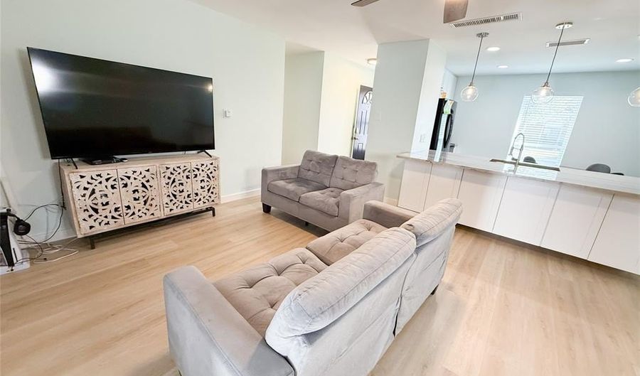 811 Roaming Road Dr, Allen, TX 75002 - 3 Beds, 2 Bath