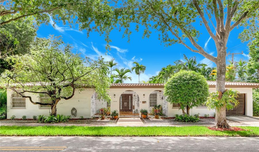 1910 Hernando St, Coral Gables, FL 33134 - 3 Beds, 2 Bath