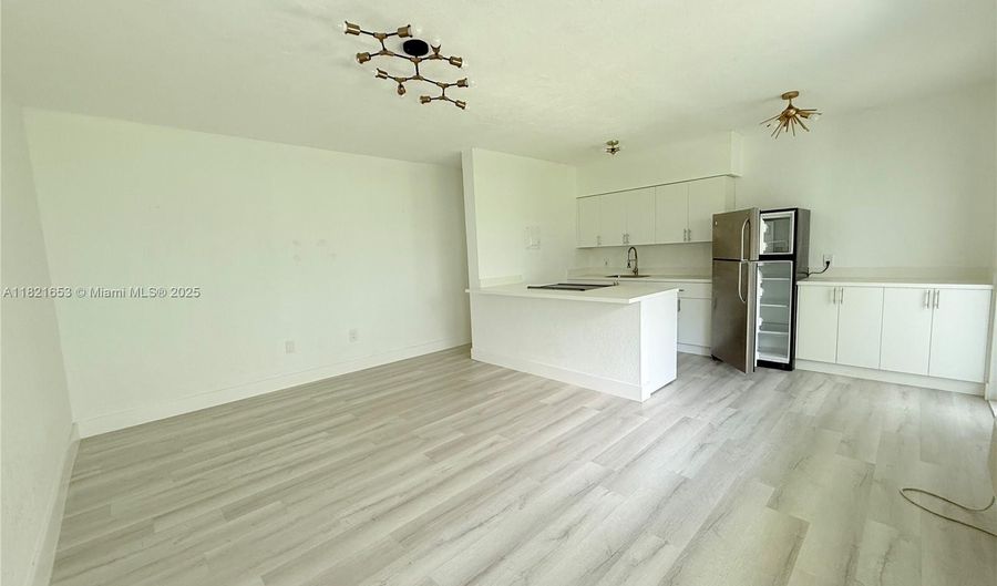 9270 E Bay Harbor Dr 4A, Bay Harbor Islands, FL 33154 - 1 Beds, 1 Bath