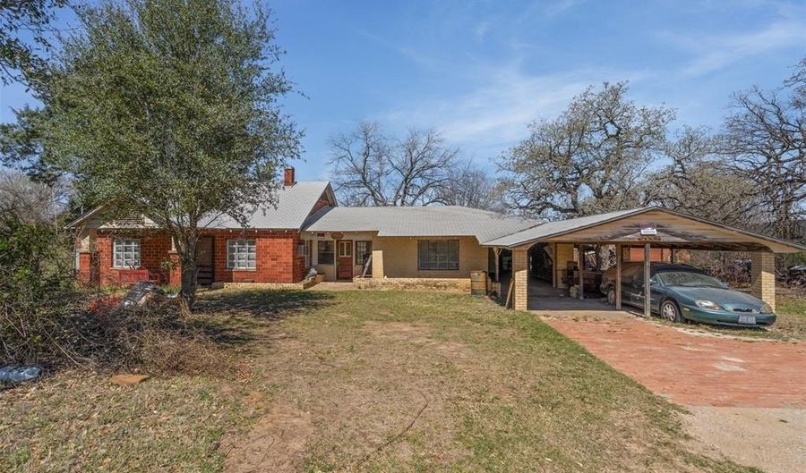 6001 E Highway 67, Alvarado, TX 76009 - 3 Beds, 2 Bath