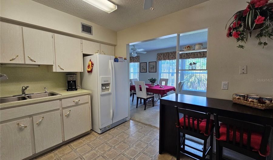 2426 PERSIAN Dr 64, Clearwater, FL 33763 - 2 Beds, 2 Bath