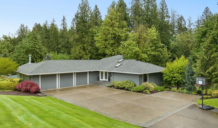 8630 SE 162ND Ave, Happy Valley, OR 97086 - 4 Beds, 4 Bath