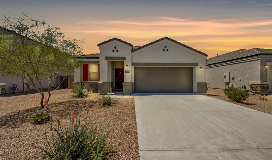 30703 W INDIANOLA Ave, Buckeye, AZ 85396 - 3 Beds, 2 Bath