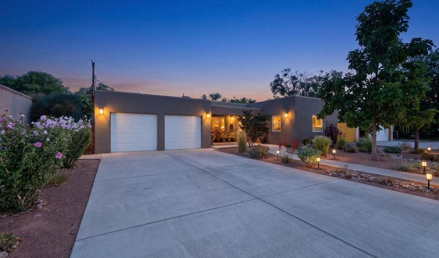 328 Fontana Pl NE, Albuquerque, NM 87108 - 3 Beds, 2 Bath