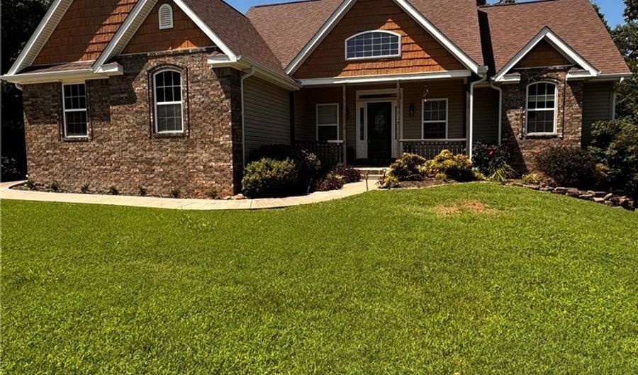 17 Miller Dr, Bella Vista, AR 72715 - 4 Beds, 3 Bath