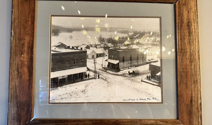 14 Court Sq, Alton, MO 65606 - 0 Beds, 0 Bath