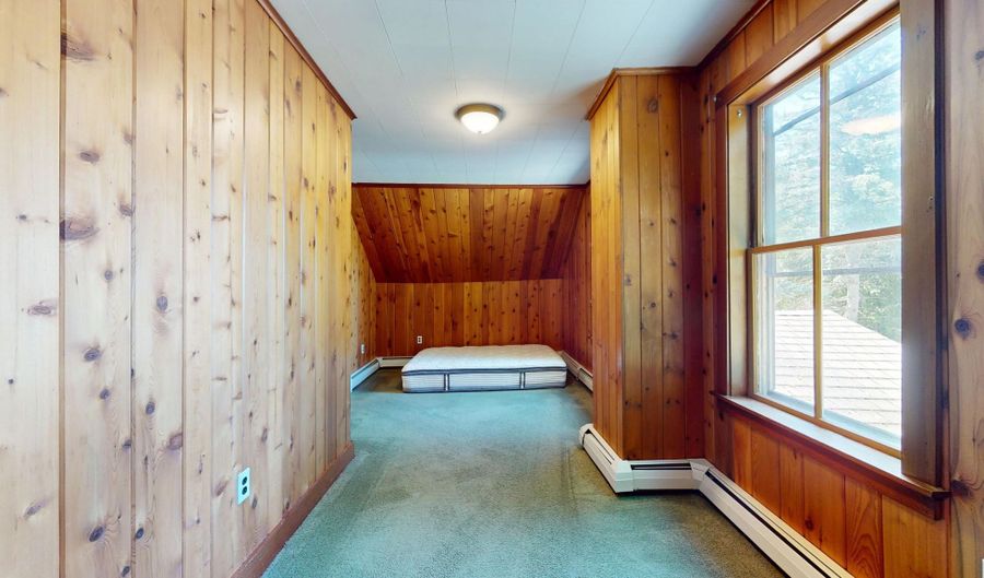 46 Park St, Brandon, VT 05733 - 3 Beds, 2 Bath