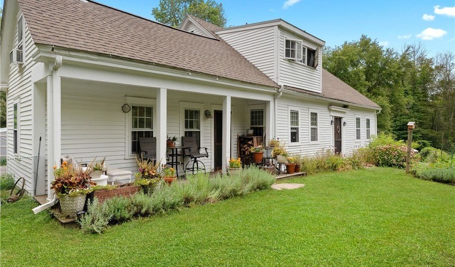 16 Burgess Rd, Foster, RI 02825 - 3 Beds, 2 Bath