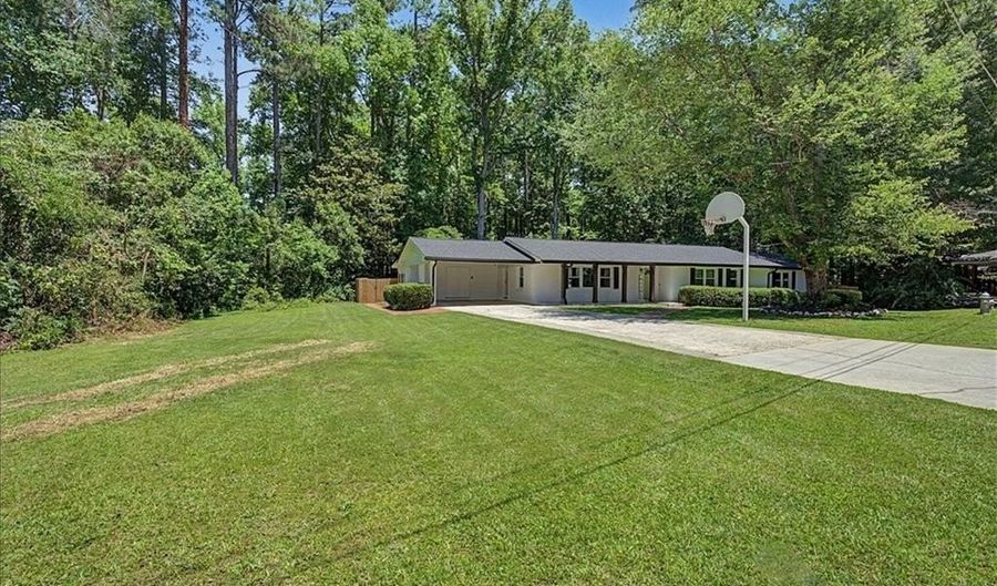 2718 Pine Grove Ct, Austell, GA 30106 - 4 Beds, 3 Bath