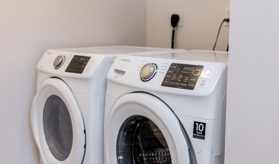 12711 GOODLOES PROMISE Dr, Bowie, MD 20720 - 5 Beds, 3 Bath