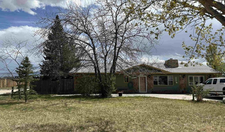2285 Sunset Blvd, Bar Nunn, WY 82601 - 4 Beds, 2 Bath