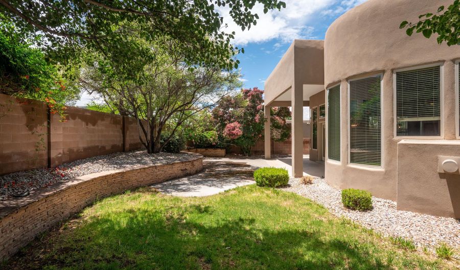 7208 COPPER GRASS Ct NE, Albuquerque, NM 87113 - 4 Beds, 2 Bath