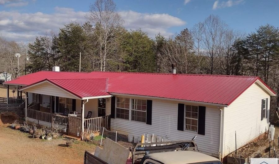 275 Willow Tree Ln, Bassett, VA 24055 - 3 Beds, 3 Bath