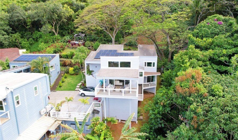 47-386 Lulani St B, Kaneohe, HI 96744 - 4 Beds, 3 Bath