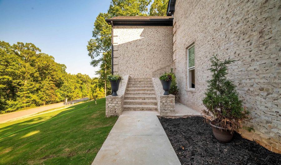 1540 Mountain Ridge Rd, Batesville, AR 72501 - 5 Beds, 3 Bath