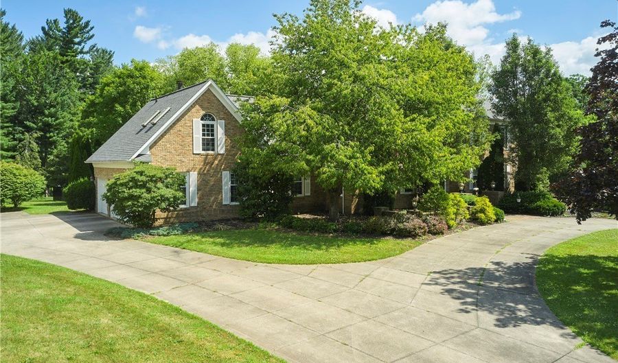 3721 Sanctuary Dr, Bath, OH 44333 - 5 Beds, 6 Bath