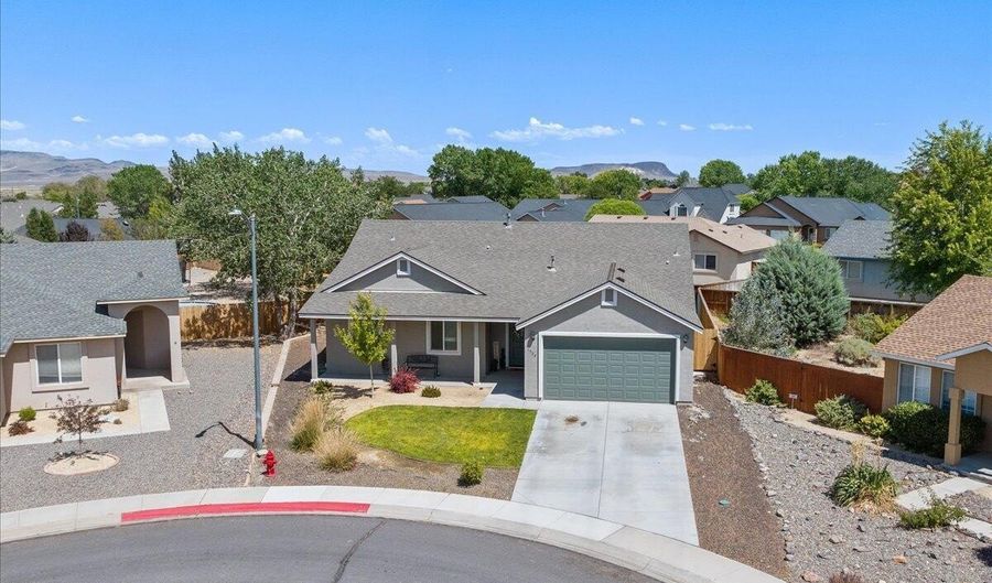 1524 Golf Ct, Fernley, NV 89408 - 3 Beds, 2 Bath