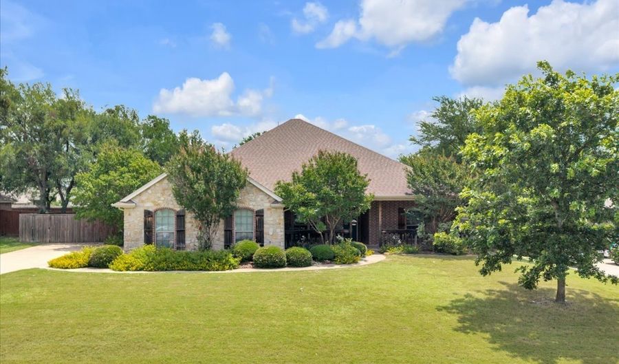 206 Mockingbird Ln, Aledo, TX 76008 - 3 Beds, 2 Bath
