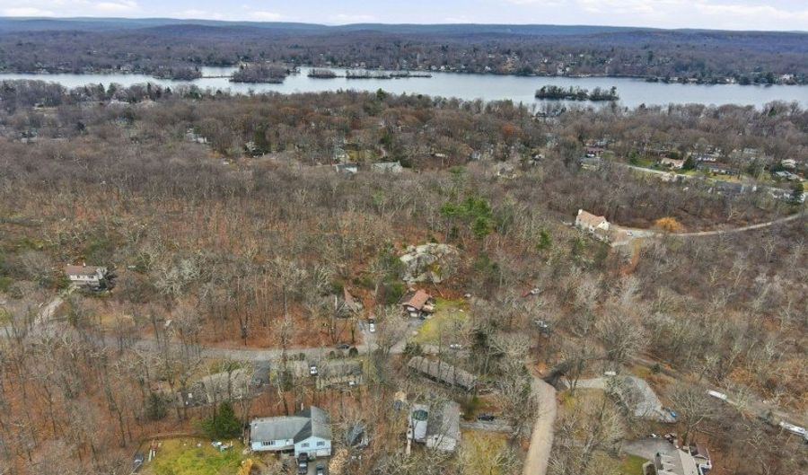 529 Tranquility Dr, Alloway, NJ 07422 - 3 Beds, 2 Bath