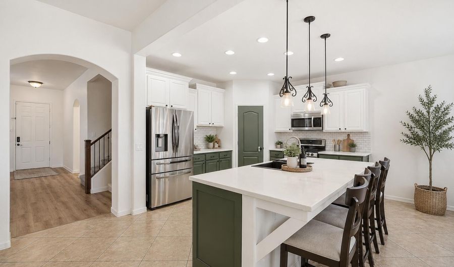 278 S SAN LUIS REY Trl, Casa Grande, AZ 85194 - 5 Beds, 4 Bath