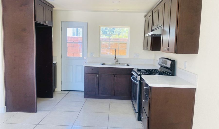 2558 W Lullaby Ln STUDIO, Anaheim, CA 92804 - 0 Beds, 1 Bath