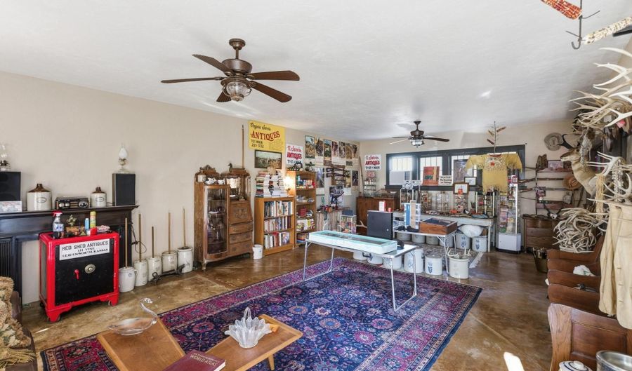 905 N 2nd St, Arkansas City, KS 67005 - 4 Beds, 4 Bath