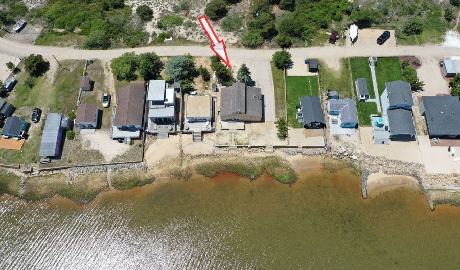 154 Shore Dr E, Amagansett, NY 11930 - 3 Beds, 2 Bath