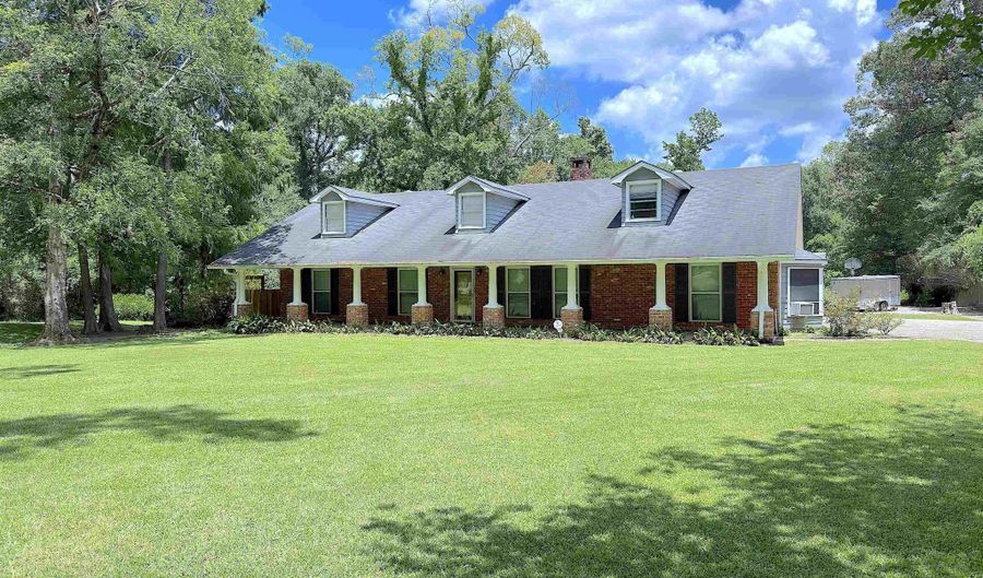 12050 Foster Rd, Baton Rouge, LA 70811 - 3 Beds, 4 Bath