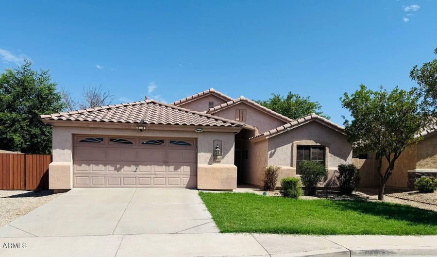 374 W ORIOLE Way, Chandler, AZ 85286 - 3 Beds, 2 Bath