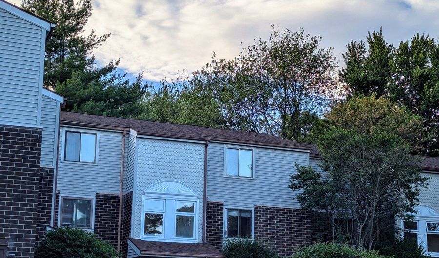 7 Padanaram Rd J218, Danbury, CT 06811 - 1 Beds, 1 Bath