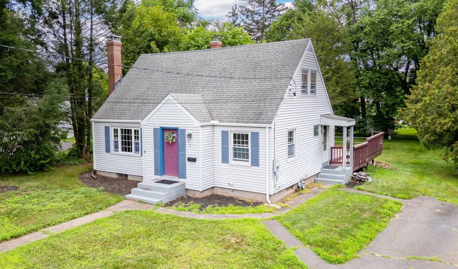 473 Lower Ln, Berlin, CT 06037 - 3 Beds, 2 Bath