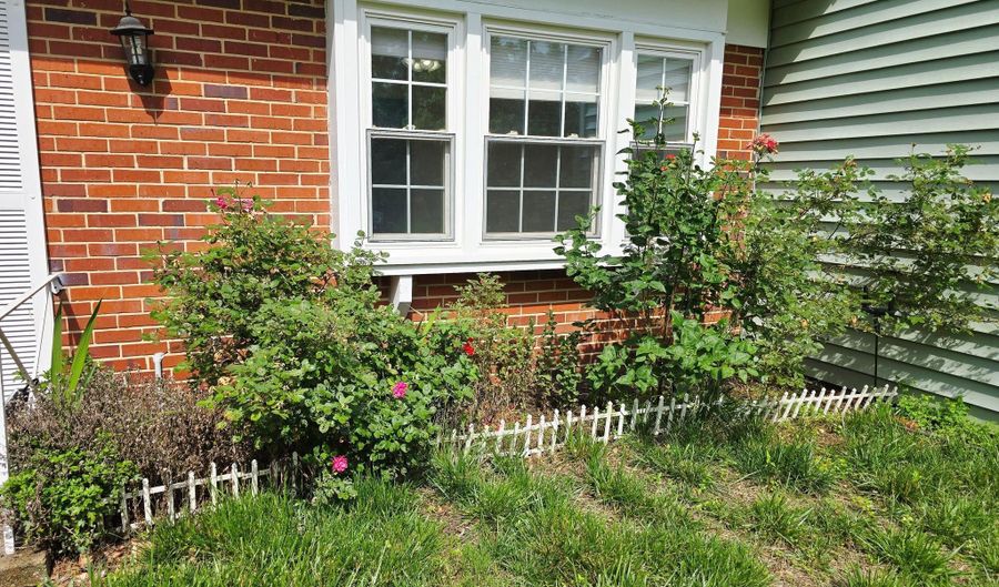 4025 CHELMONT Ln, Bowie, MD 20715 - 4 Beds, 3 Bath
