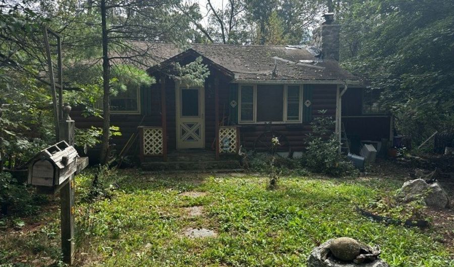 8 Shawondasee Rd, Alloway, NJ 07422 - 3 Beds, 1 Bath
