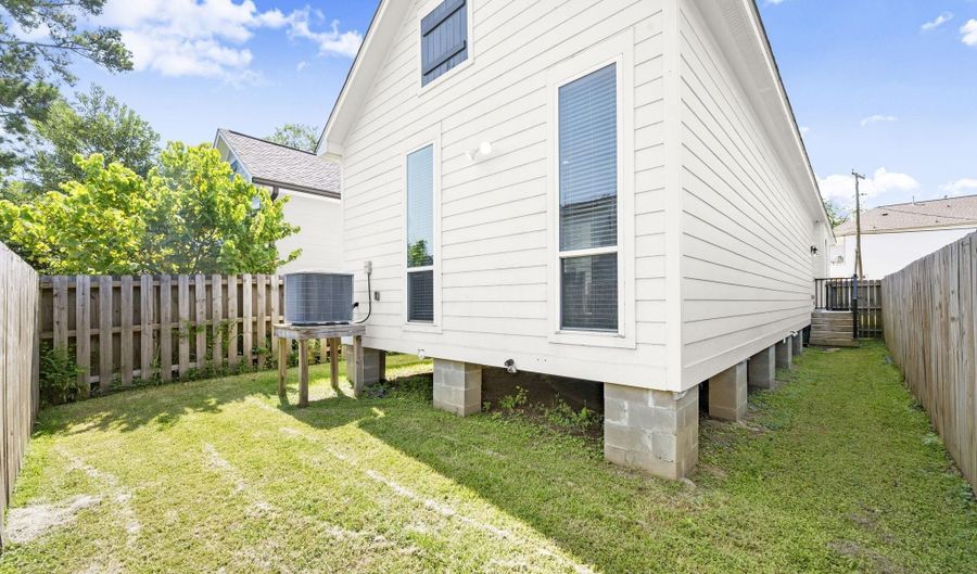 2517 Cork St, Baton Rouge, LA 70806 - 2 Beds, 2 Bath