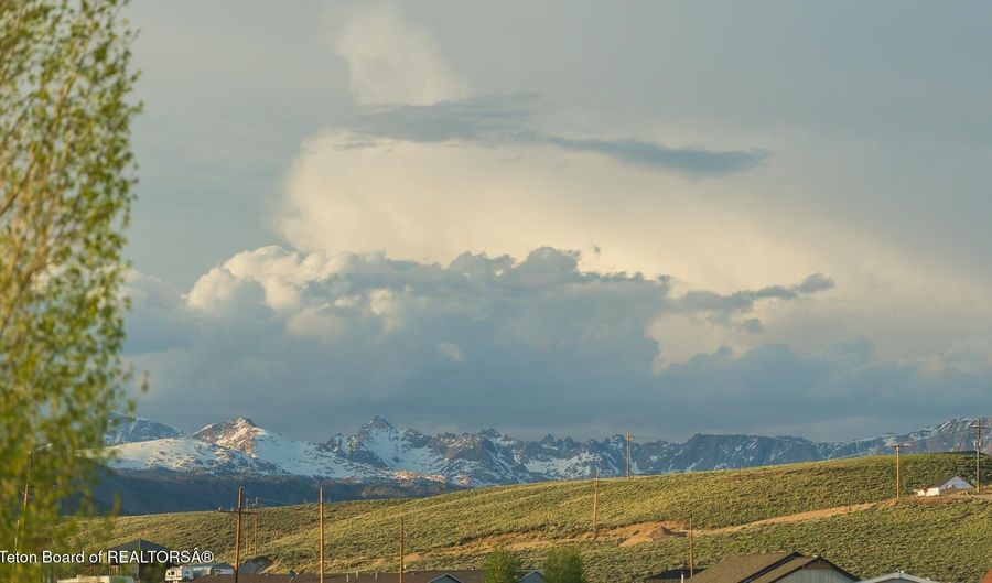 58 BLACKHAWK Trl, Boulder, WY 82923 - 4 Beds, 2 Bath