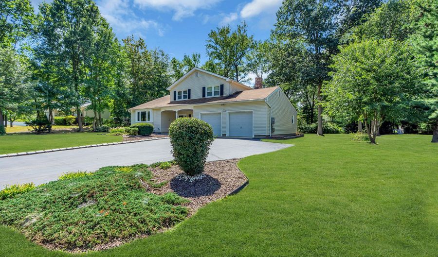 4 Michele Dr, Middletown, NJ 07748 - 4 Beds, 3 Bath