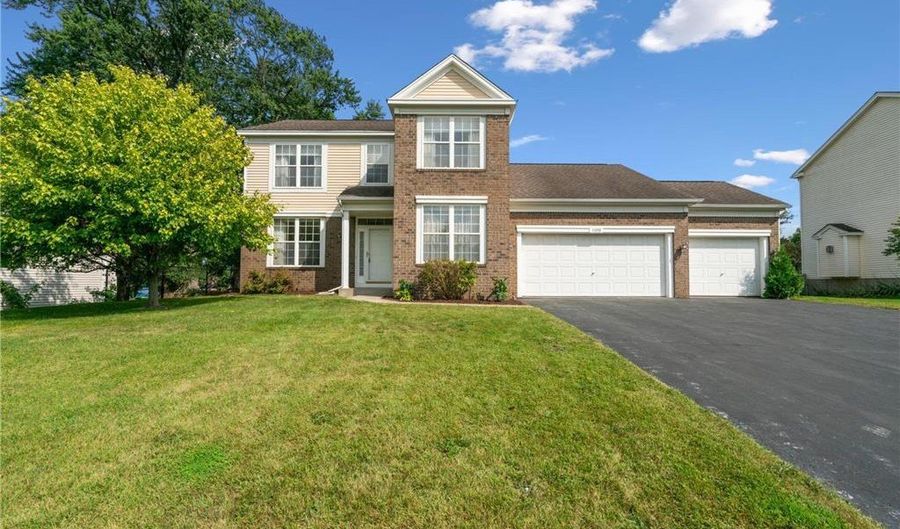 13150 Elderberry Ct, Apple Valley, MN 55124 - 4 Beds, 4 Bath