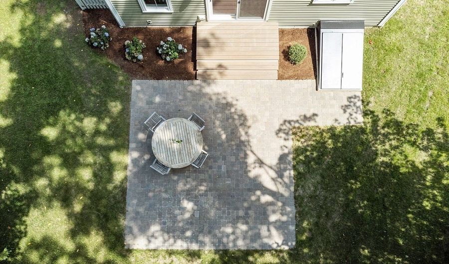 42 Hillside Ave, Bedford, MA 01730 - 4 Beds, 4 Bath