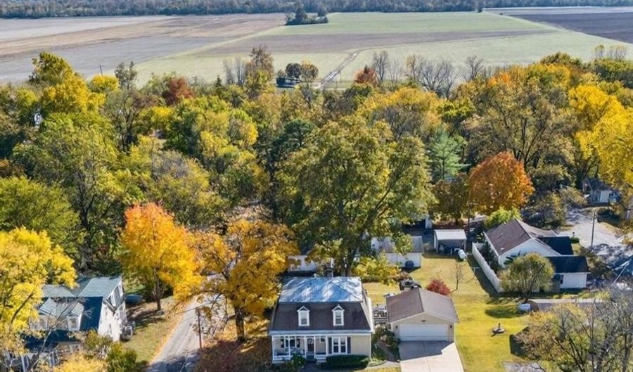 5548 Chestnut St, Augusta, MO 63332 - 3 Beds, 2 Bath