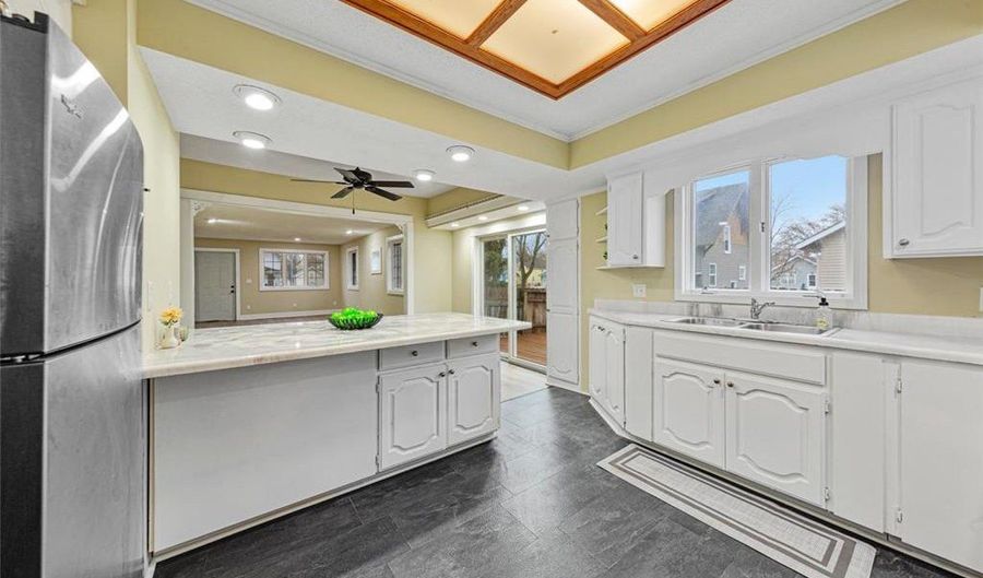 605 10th Ave NW, Austin, MN 55912 - 3 Beds, 1 Bath