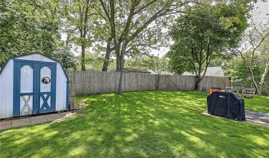 92 Chatworth Ave, Warwick, RI 02886 - 3 Beds, 1 Bath
